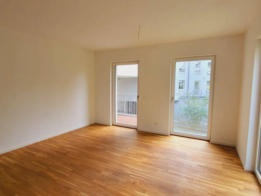 // Zentrumsnah // 2 Zimmer mit Balkon und PKW Stellplatz // ab SOFORT //