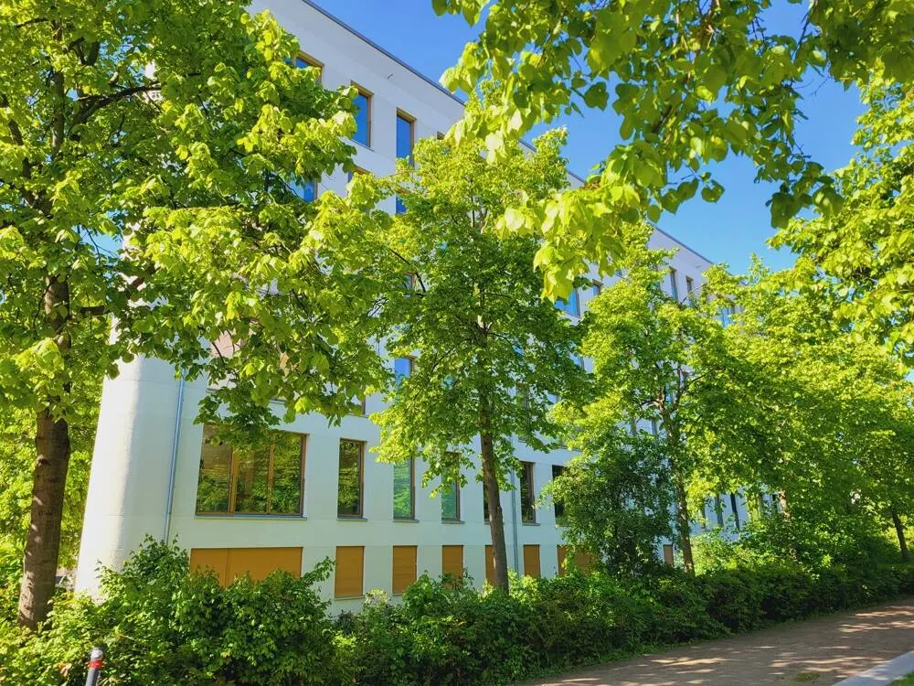 // Zentrumsnah // 2 Zimmer mit Balkon und PKW Stellplatz // ab SOFORT //