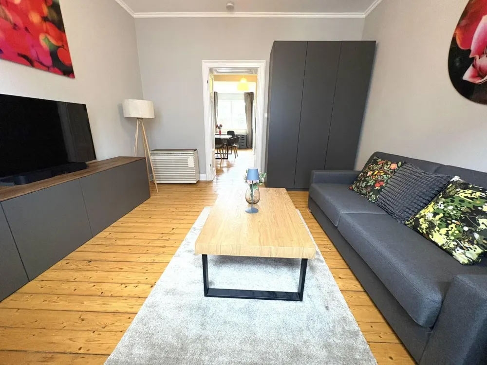 ERSTBEZUG: VOLLMÖBLIERTE 3-RAUM- GRÜNDERZEIT-SMARTHOMES IN CITY- BESTLAGE