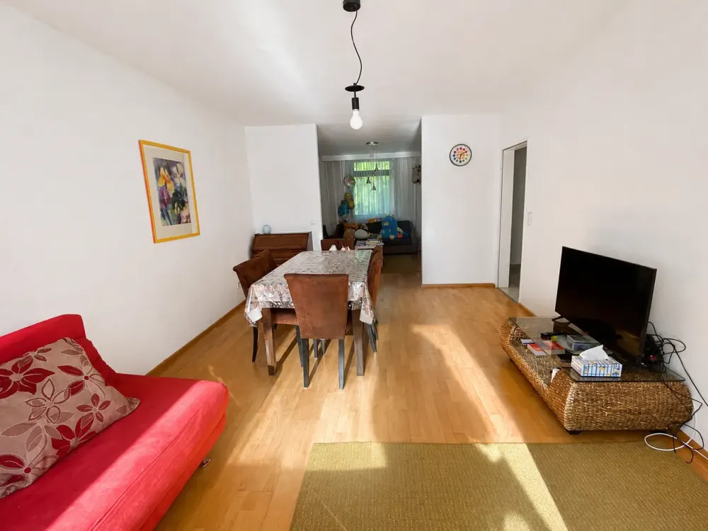 Großzügige 3-Zimmer-Wohnung mit sonniger Westloggia, Teilmöblierung möglich