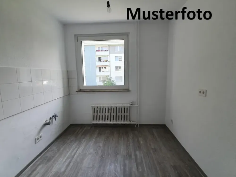 Großzügige und renovierte 3- Zimmer Wohnung im Weitmar-Mark