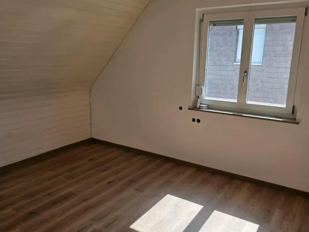 3 Zi -DG Wohnung ca 70 qm