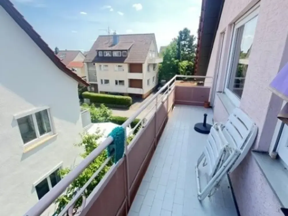 Stuttgart-Möhringen: Gepflegte 3-Zimmer DG Wohnung mit Balkon