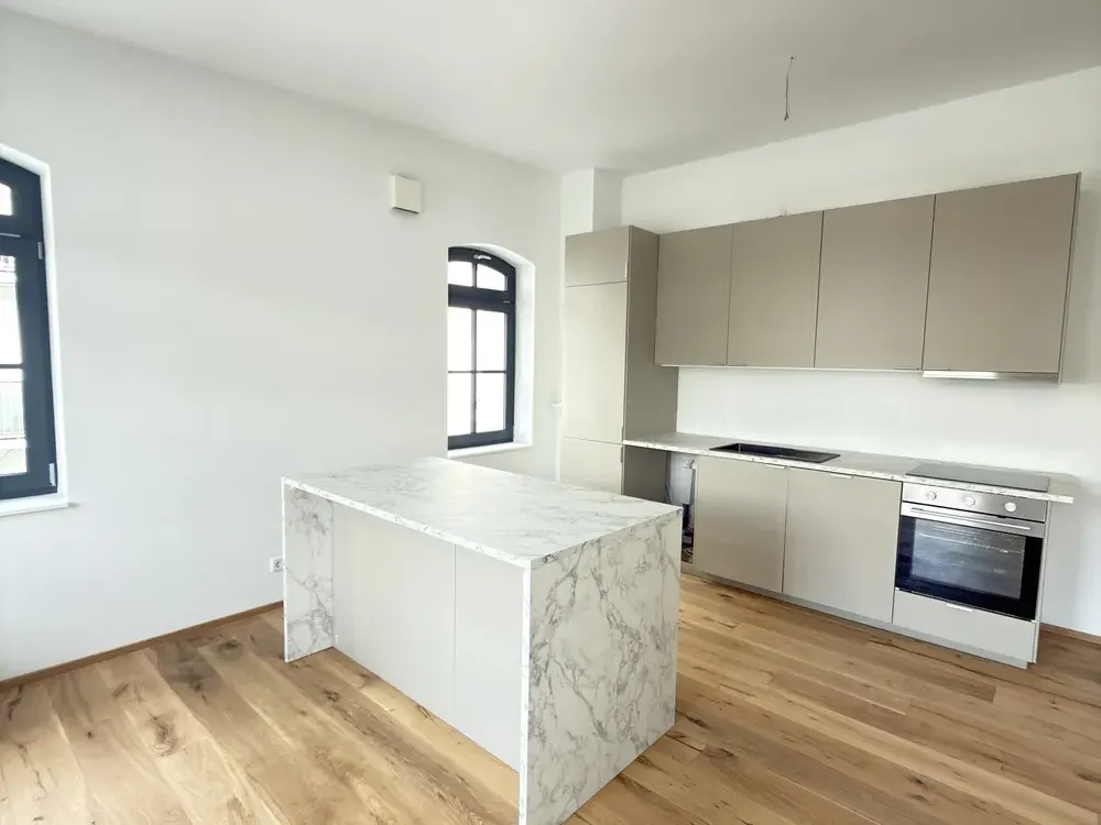 3-Zimmer, Altlindenau, Balkon, Einbauküche, Kochinsel, Erstbezug, Fußbodenheizung, A+, Hinterhaus.