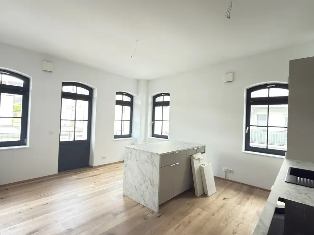 3-Zimmer, Altlindenau, Balkon, Einbauküche, Kochinsel, Erstbezug, Fußbodenheizung, A+, Hinterhaus.