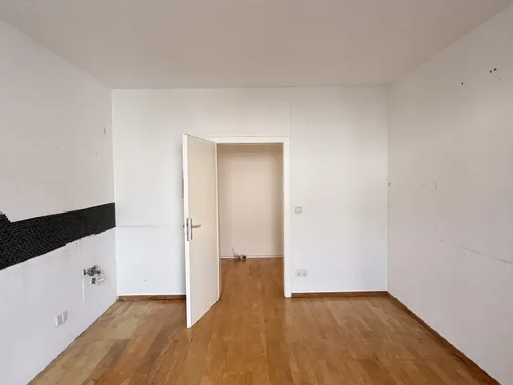 Lichtdurchflutete 4-Zimmer-Wohnung mit großer Dachterrasse in begehrter Lage direkt am D-Marktplatz!