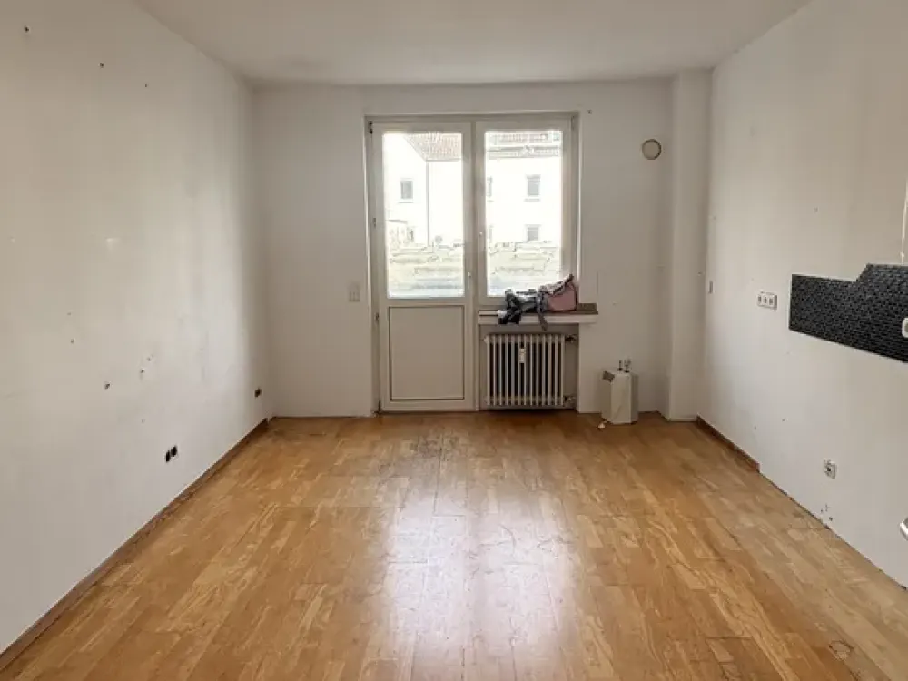 Lichtdurchflutete 4-Zimmer-Wohnung mit großer Dachterrasse in begehrter Lage direkt am D-Marktplatz!
