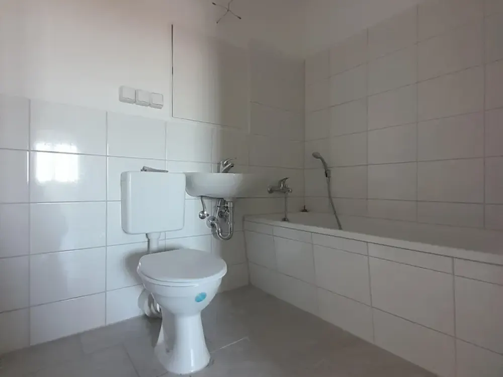 Schöne helle 3- Zimmerwohnung in Dresden Strehlen zu vermieten !