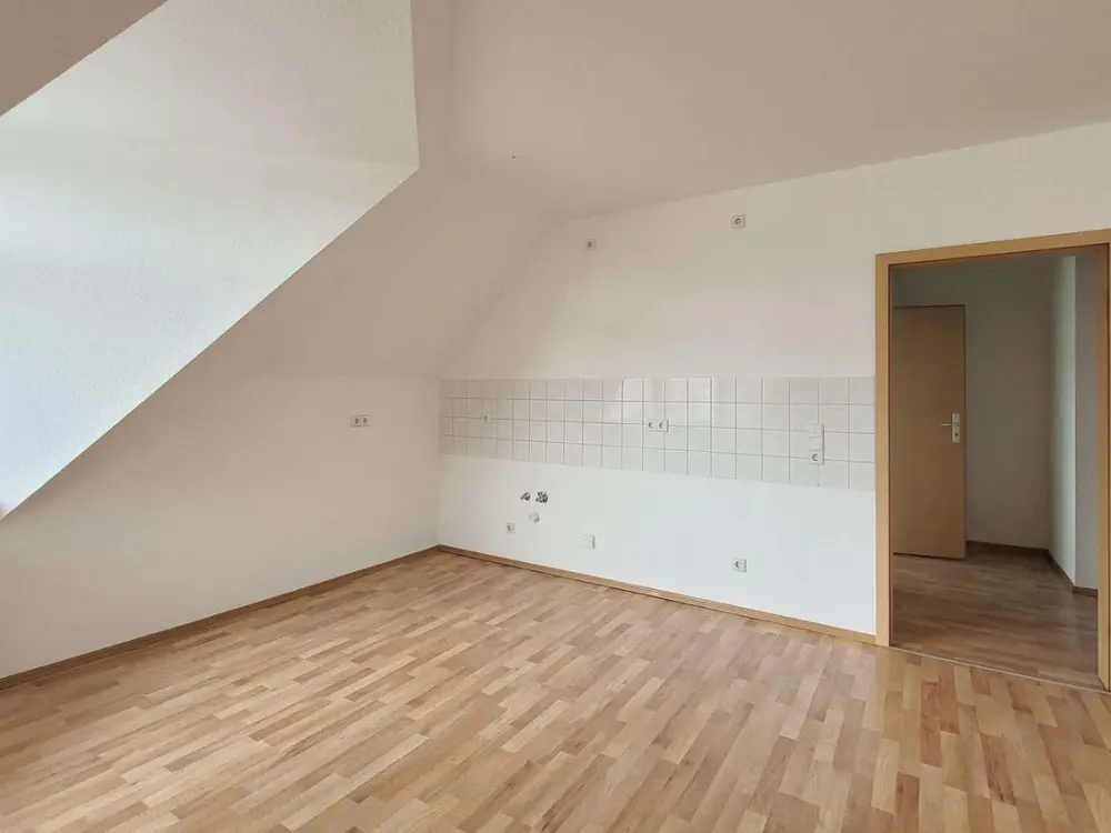 Gemütliche 2-Zimmer-Wohnung mit offener Küche in einem liebevoll sanierten Altbau in Stötteritz!