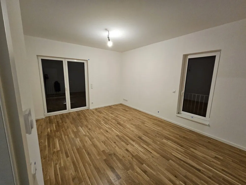 Helle Wohnung im Grünen mit Aufzug, EBK, zwei Bädern u. Balkonen