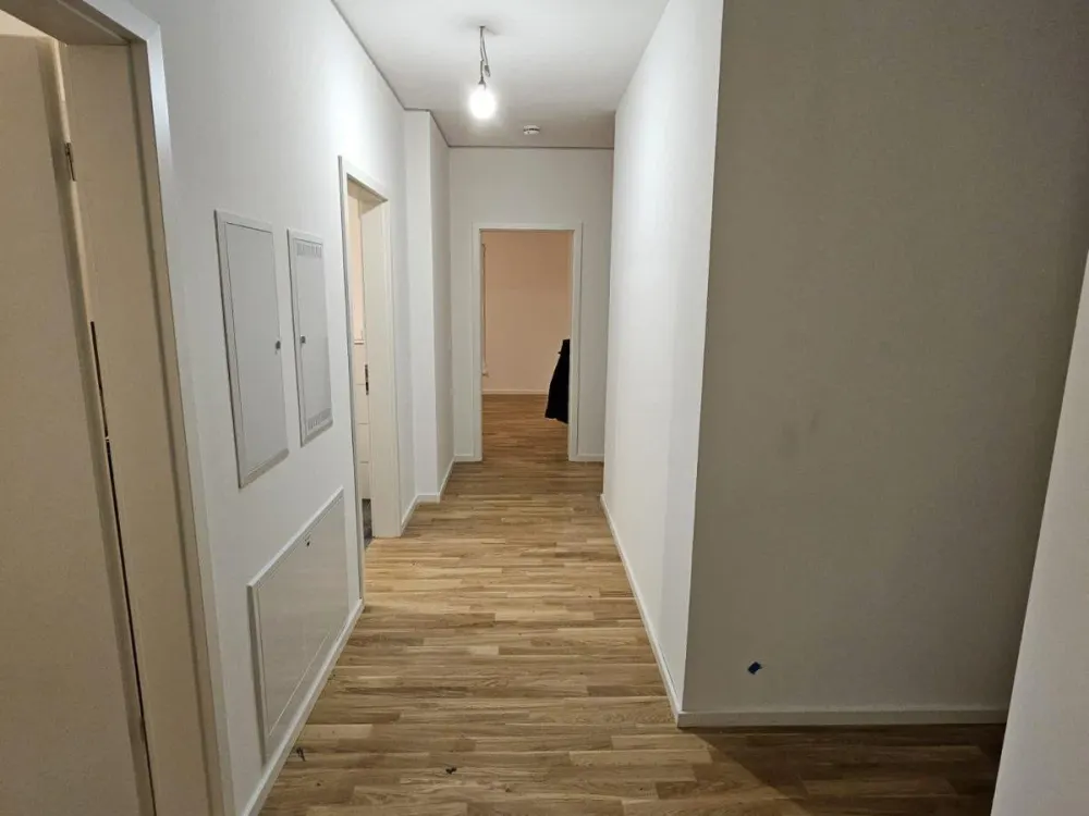 Helle Wohnung im Grünen mit Aufzug, EBK, zwei Bädern u. Balkonen