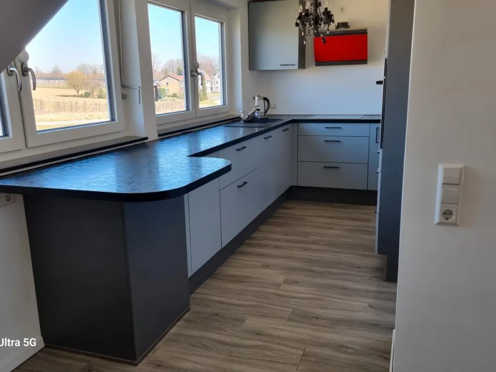 3,5 Zimmer Wohnung Dachgeschoss Friedrichshafen-Waggershausen
