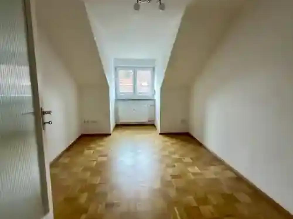 Praktische 4-Zimmer-Wohnung in München Bogenhausen