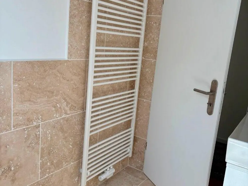 Erstbezug nach Sanierung helle große 2,5-Zimmer Wohnung