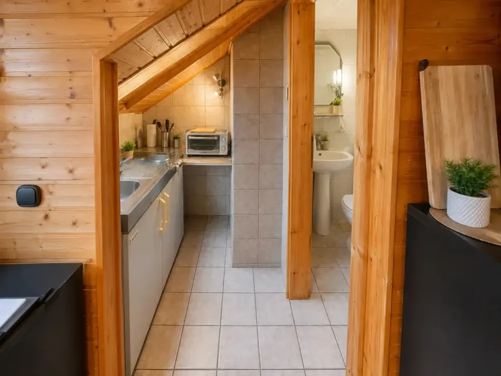 Möblierte 2-Zimmer-Dachgeschosswohnung in Dortmund-Hacheney