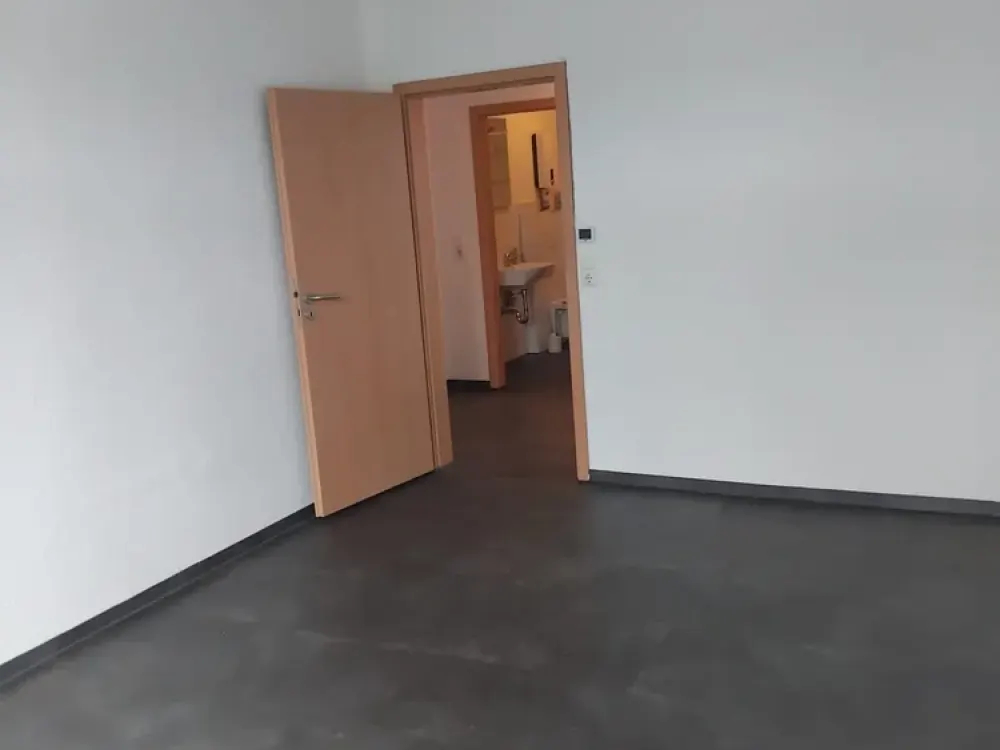 First Occupancy After Renovation: One-Room Apartment in Dortmund