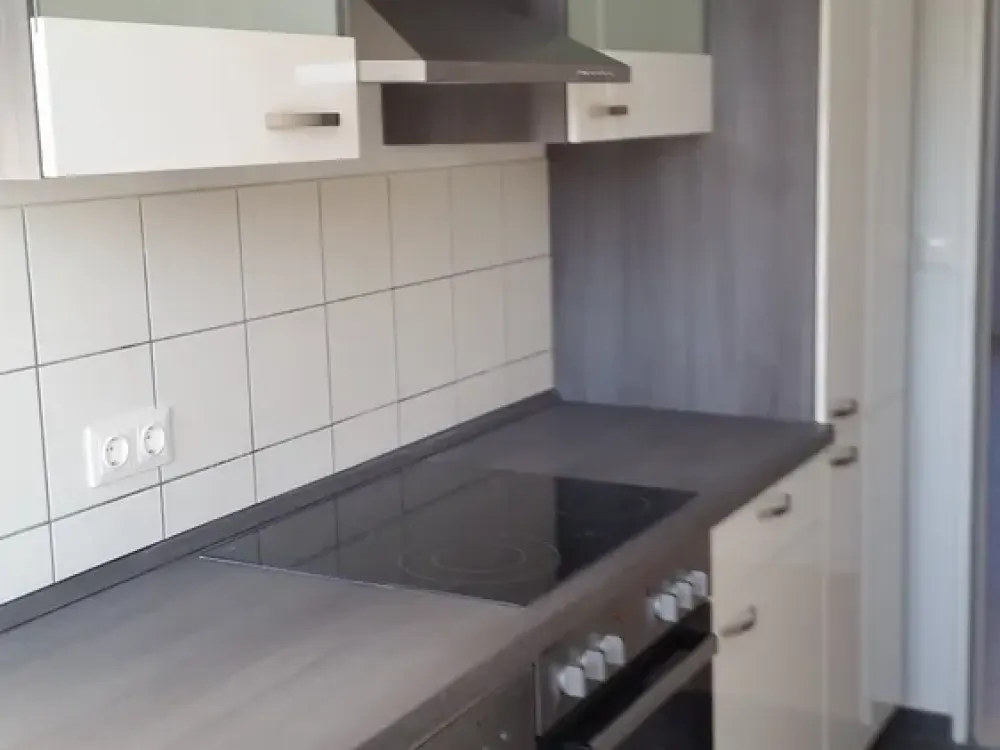 3-Room City Apartment in Attractive Style Building with Excellent Transport Connections!