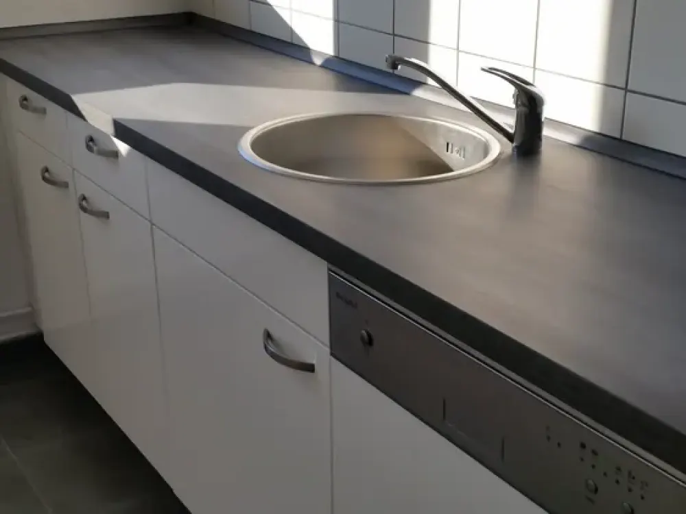 3-Room City Apartment in Attractive Style Building with Excellent Transport Connections!