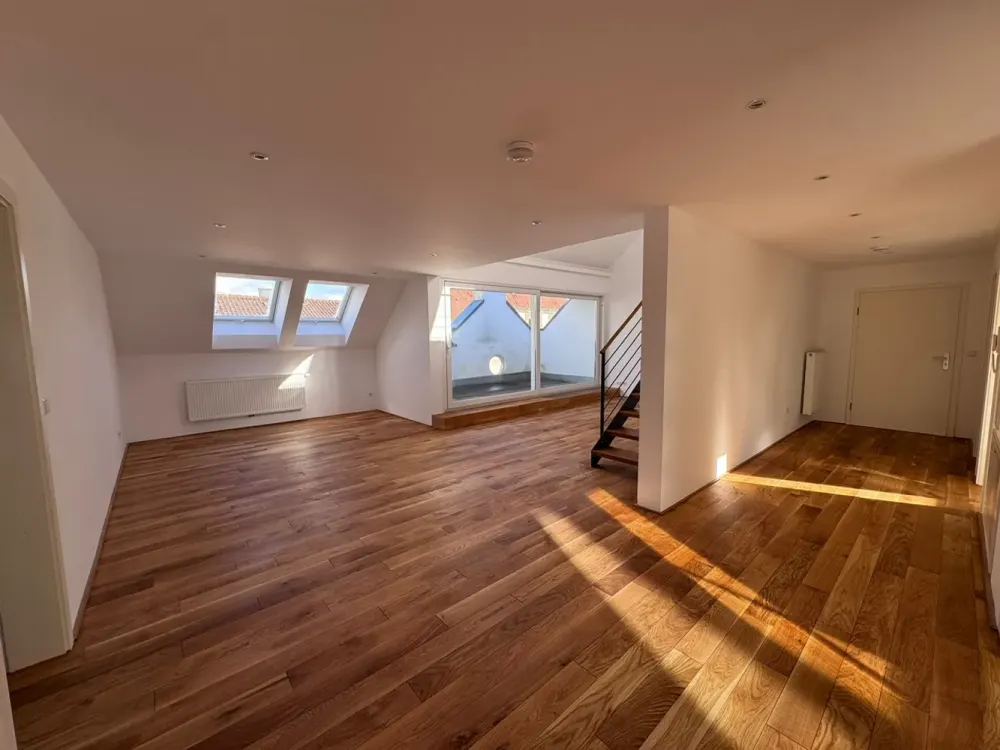 Dreamlike beautiful 4.5-room attic maisonette apartment in an impressive old building in Stuttgart West