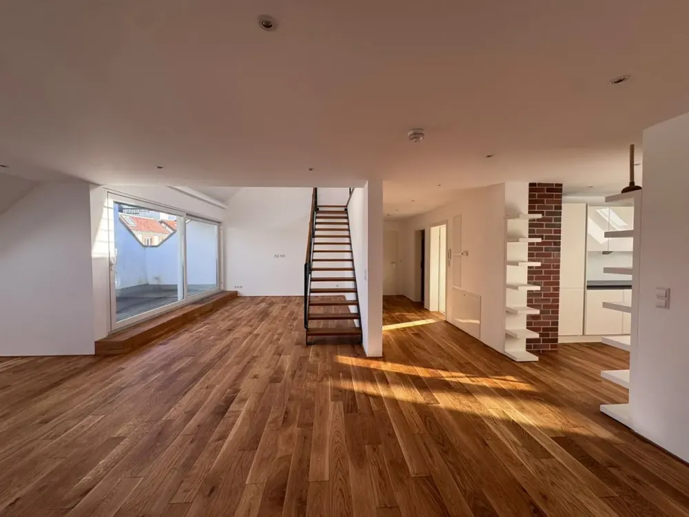 Dreamlike beautiful 4.5-room attic maisonette apartment in an impressive old building in Stuttgart West