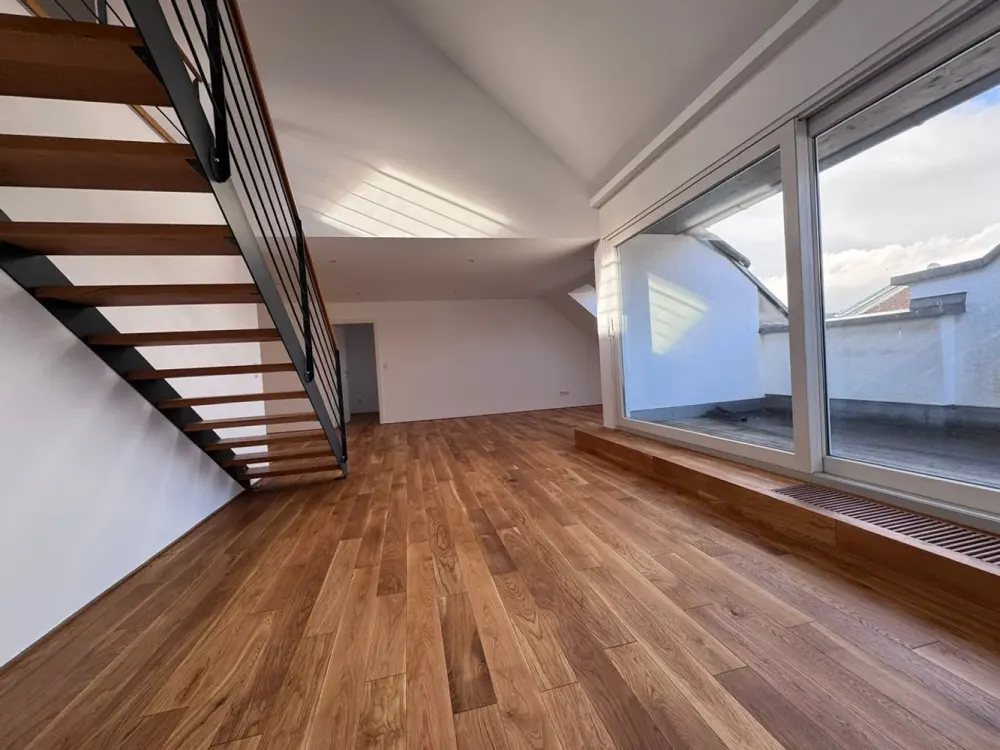 Dreamlike beautiful 4.5-room attic maisonette apartment in an impressive old building in Stuttgart West