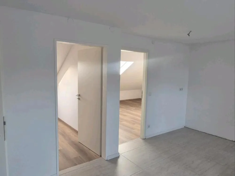 Bright 3-Room Attic Apartment in PB Mastbruch