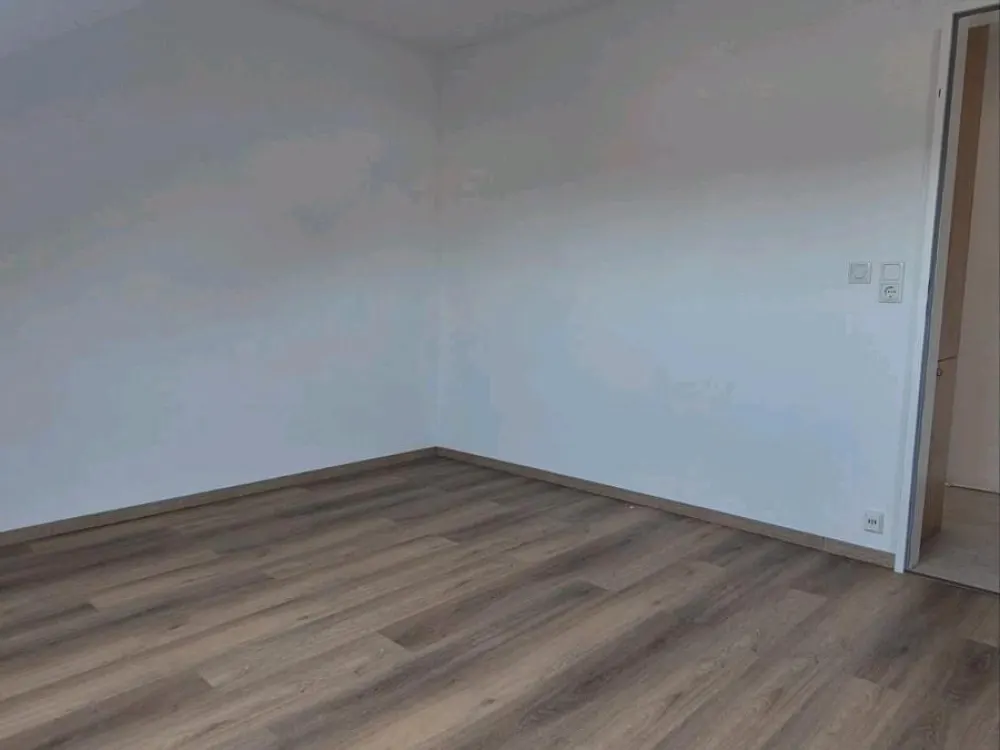 Bright 3-Room Attic Apartment in PB Mastbruch