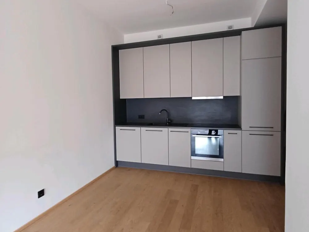 Looking for a new tenant for 2-room apartment