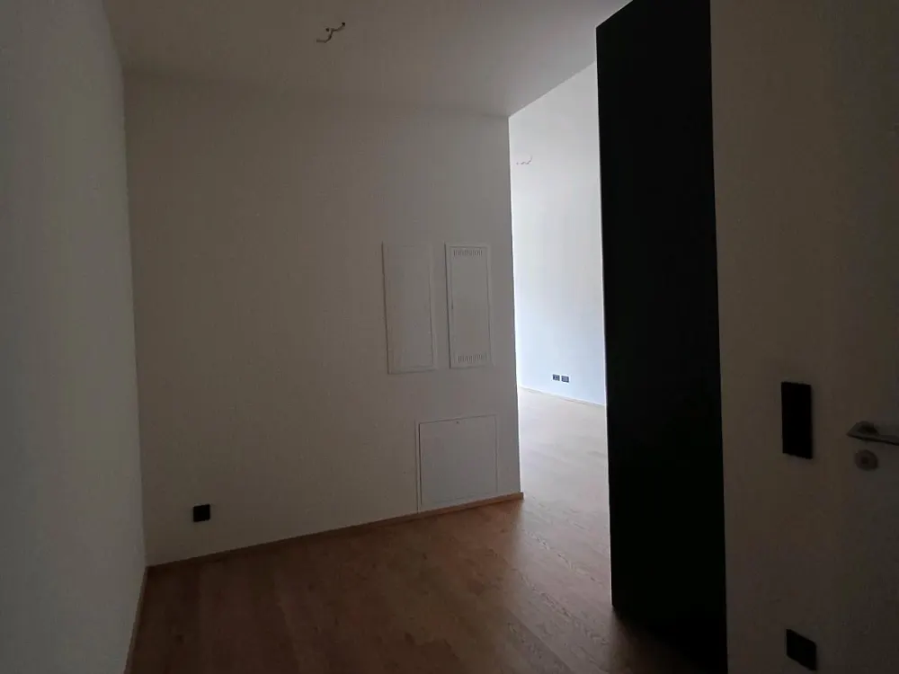 Looking for a new tenant for 2-room apartment