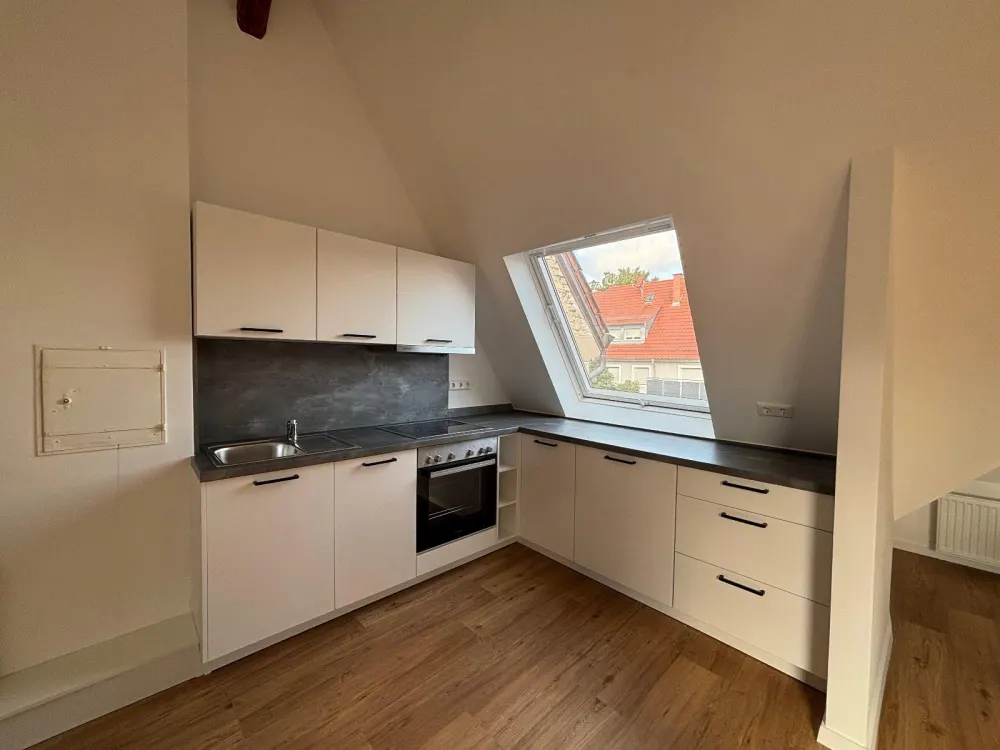 Helle, möblierte Dachgeschosswohnung nach hochwertiger Kernsanier