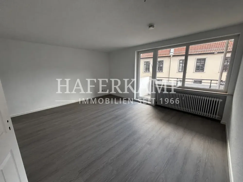 Centrally Located Spacious 2-Room Apartment with 2 Balconies