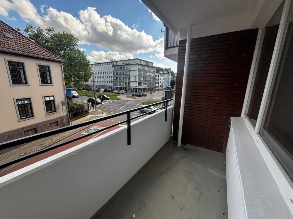 Centrally Located Spacious 2-Room Apartment with 2 Balconies