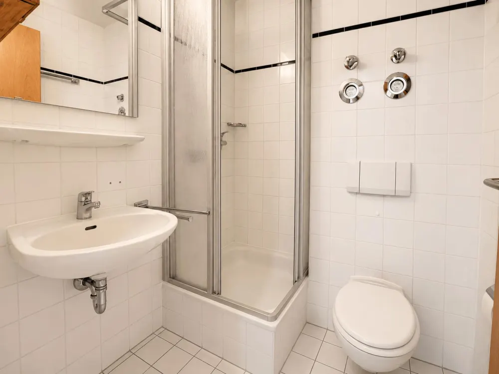 1-Raumwohnung mit kleiner Einbauküche in guter Anbindung!