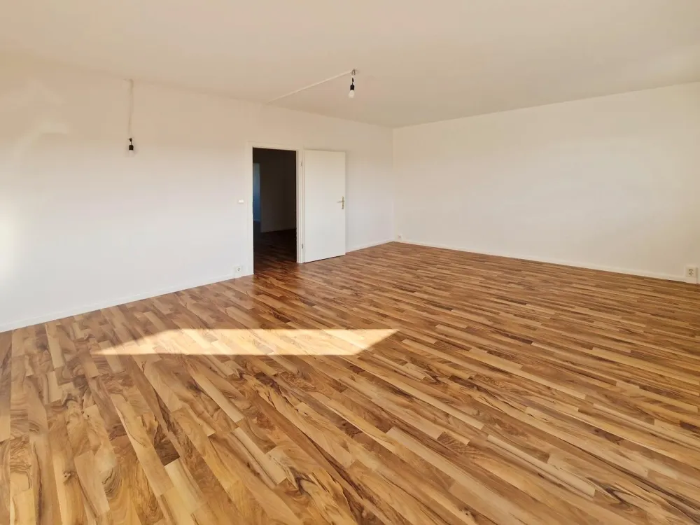 Große Tageslichtküche, 3-Zimmer und Balkon! Ihre neue Wohnung wartet hier!