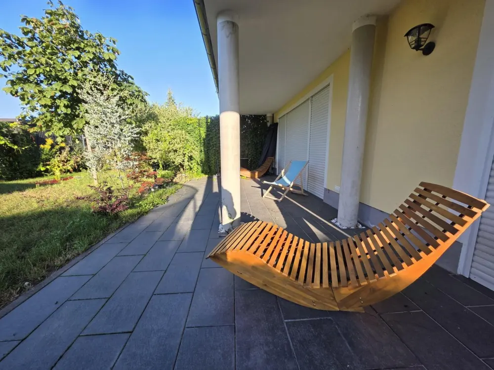 Wohnen mit Hausgefühl: Eigener Garten, große Terrasse & viel Licht