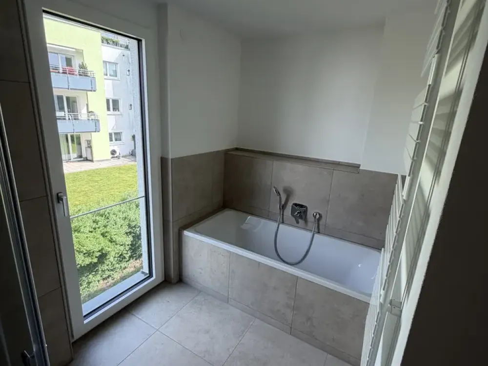 Neubau: 3-Zi. Warmmiete 1.928,45 € Inkl. Einbauküche, Balkon, Markise, Garage & Nebenkosten in Waib.