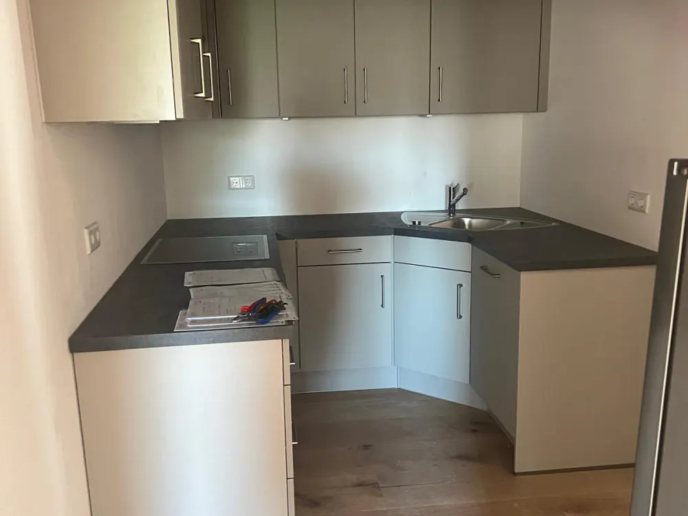 Helle Maisonette-Wohnung mit Balkon und EBK