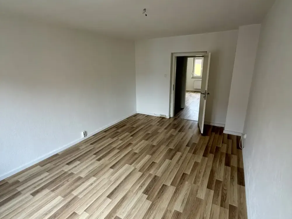Renovated 2-Room Apartment (52 m²) with Fitted Kitchen in Central Location of Nürnberg
