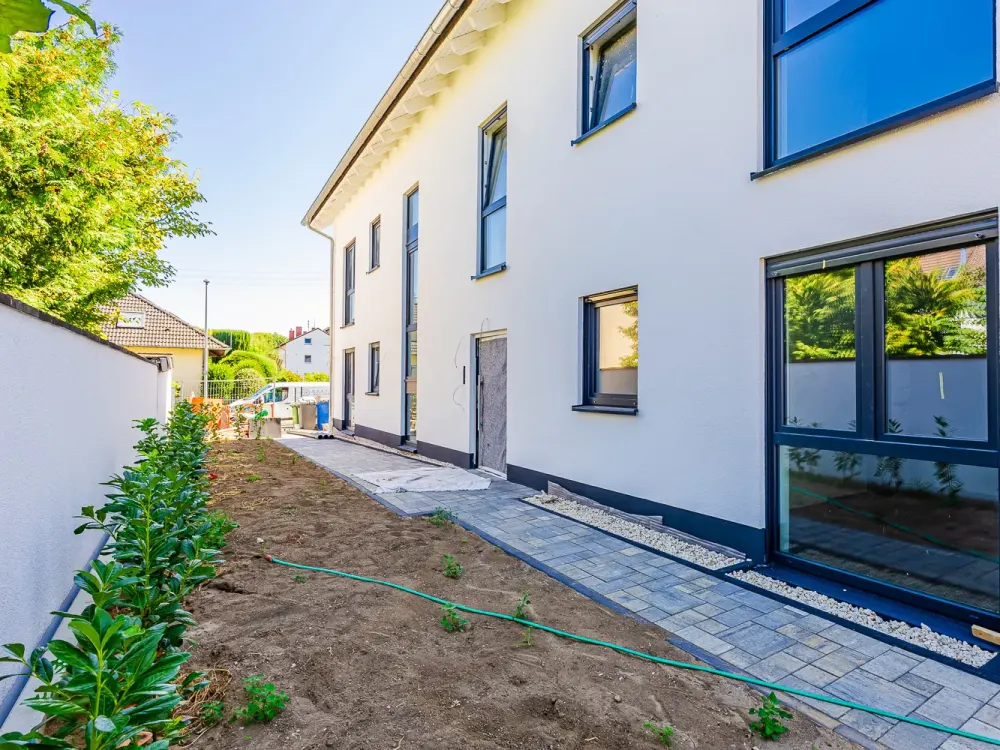 Modern Living with Style, High-Quality 4-Room Apartment in Hattersheim-Eddersheim
