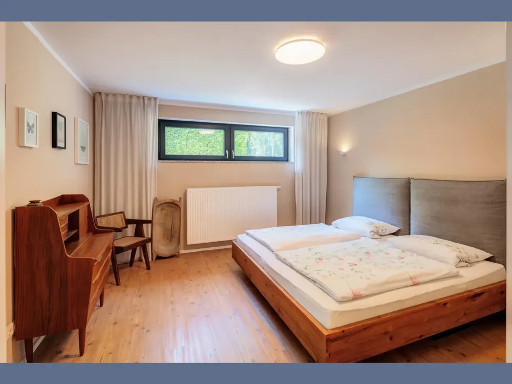 Furnished: High-quality 3-room apartment on two levels