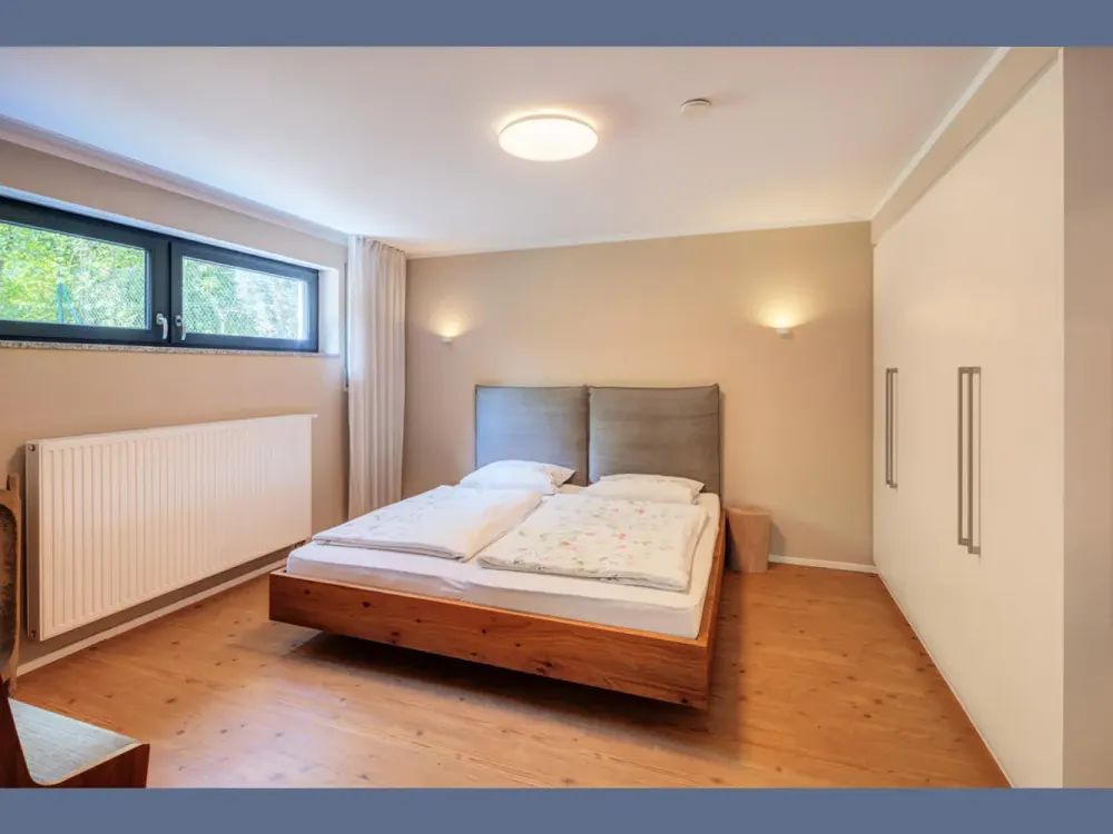Furnished: High-quality 3-room apartment on two levels