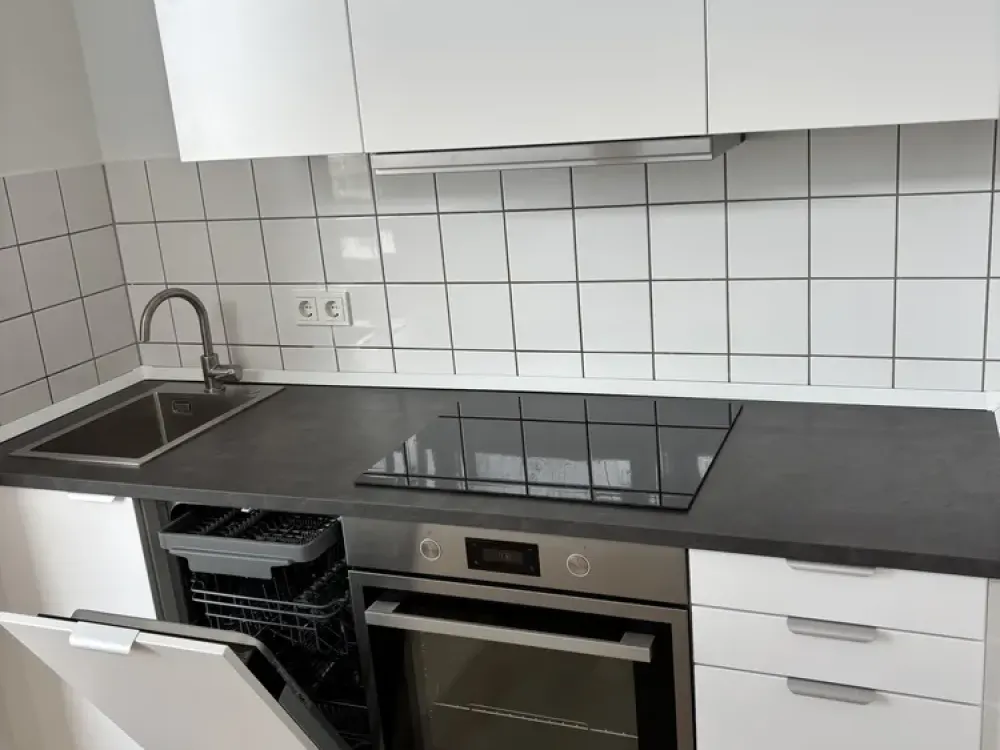 1-Zimmer- Appartement in Köln Sülz mit EBK + Stellplatz