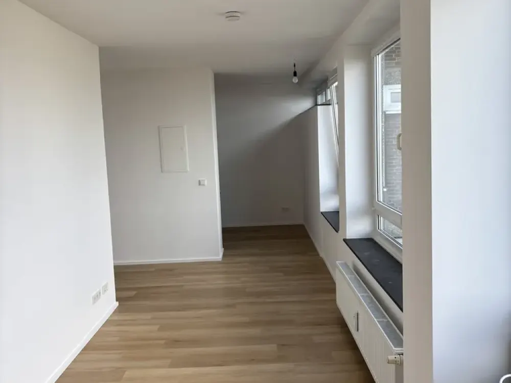 1-Zimmer- Appartement in Köln Sülz mit EBK + Stellplatz