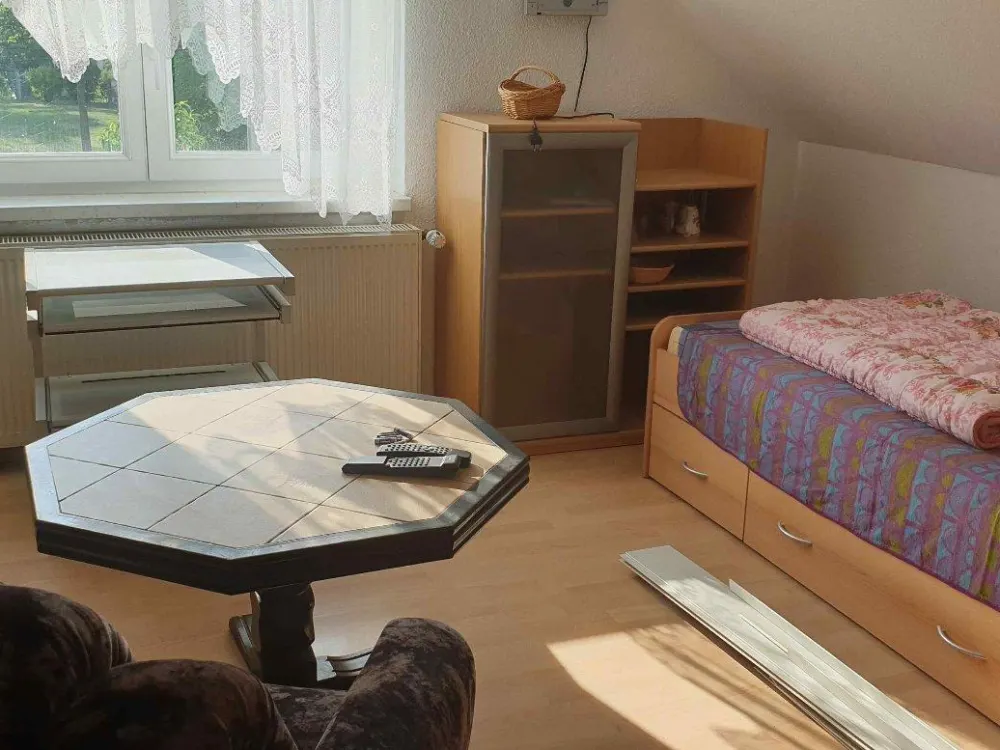 Möbliertes Einzelzimmer