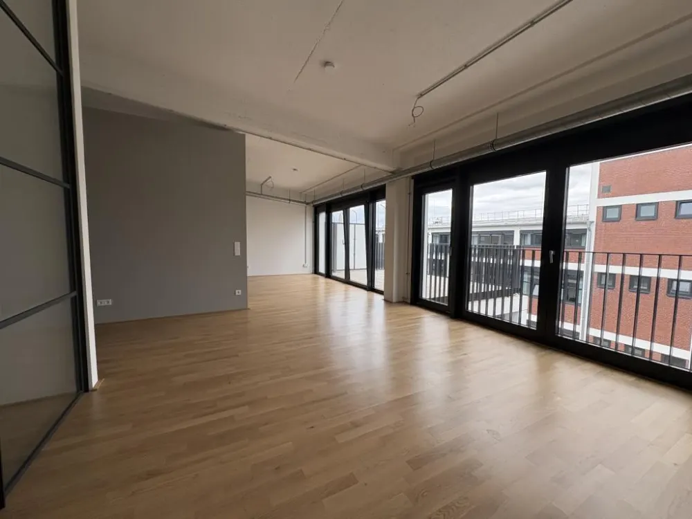 Loft apartment in the popular Tabakquartier. Modern living with fitted kitchen and parquet flooring