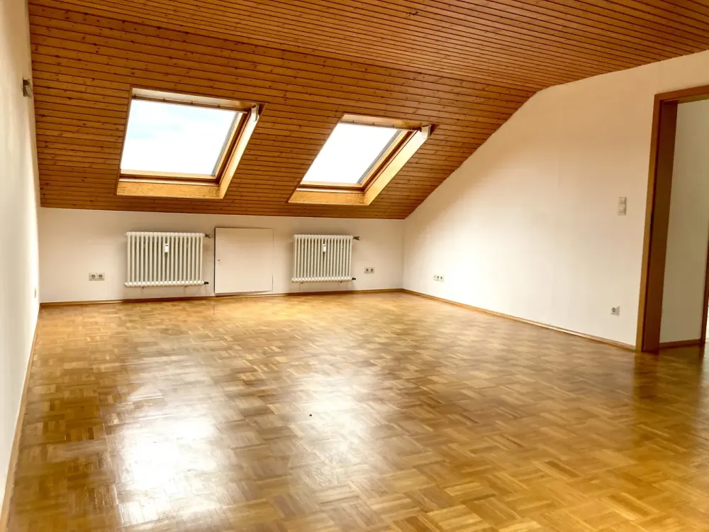 Cozy, bright 2-room attic apartment in prime location in Pfinztal