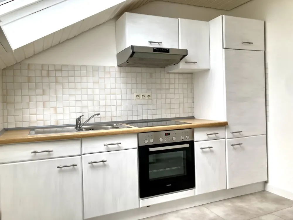 Cozy, bright 2-room attic apartment in prime location in Pfinztal