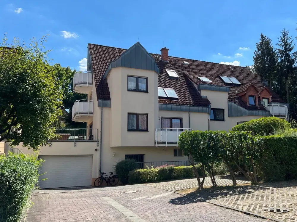 Stilvolle 3-Zi.-Whg. mit Terr., EBK und TG-Platz, Toplage Bad Homburg