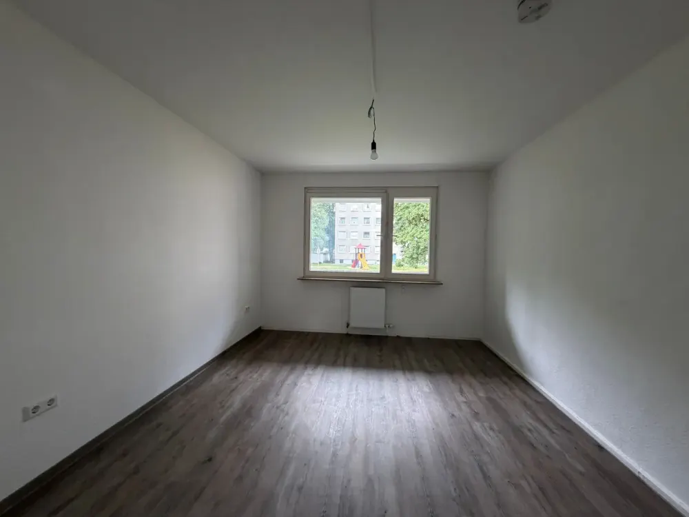 Attractive! 3-Room Apartment with Built-in Kitchen in a Good Residential Area