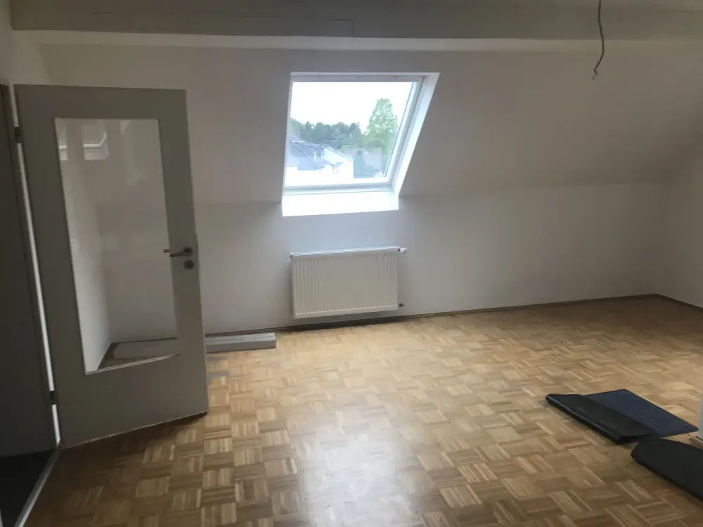 Gemütliche Dachgeschosswohnung mitten in Bensberg, sofort beziehbar